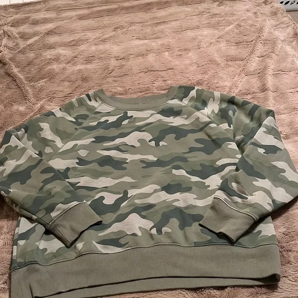 Old Navy Green Camo Sweatshirt - Picture 1 of 7